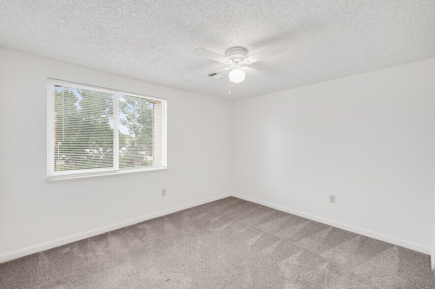 More Photos Of 1815-1817 28th St, Greeley Apartments For Sale