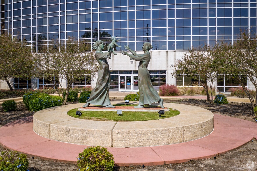 More Photos Of 7900 Fannin St, Houston Medical For Lease