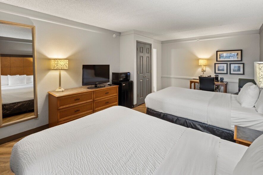 More Photos Of 911 S 48th St, Tempe Hotel For Sale