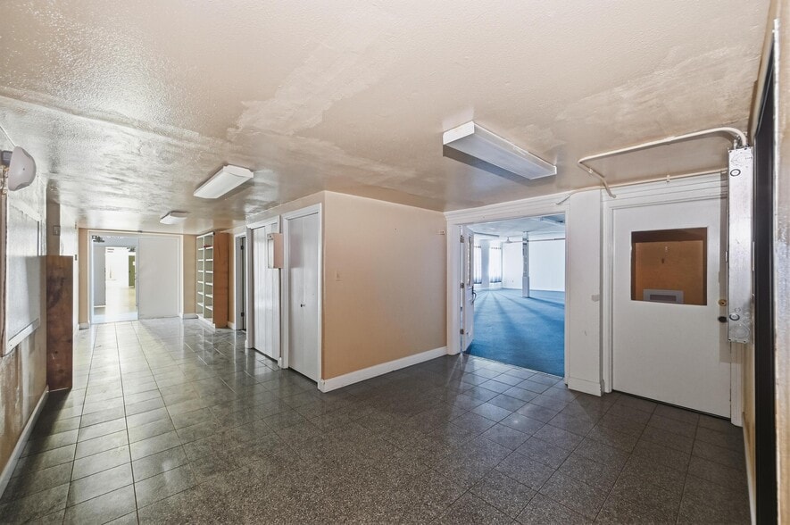 More Photos Of 1519 Circle Park Blvd, Fort Worth Religious Facility For Sale