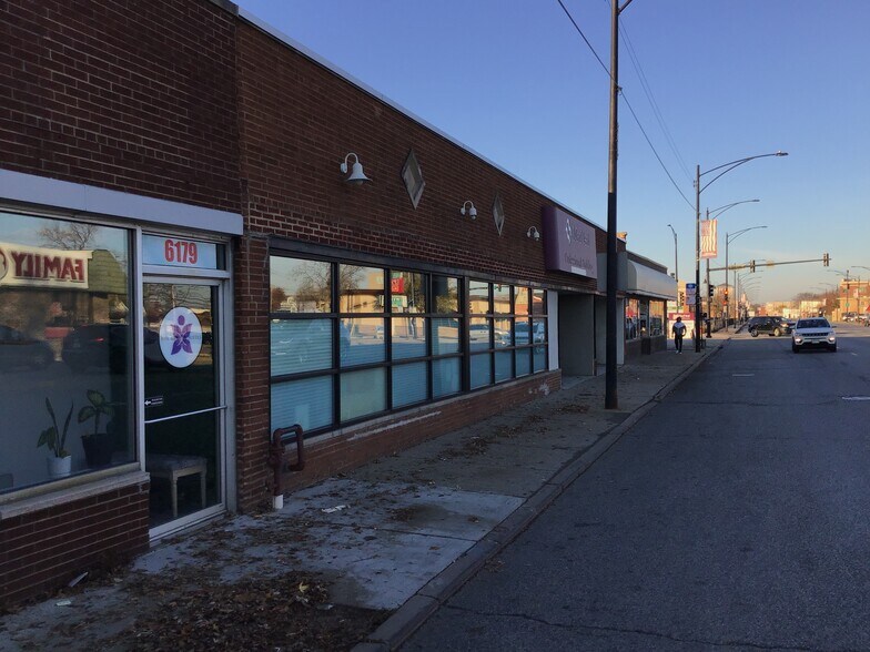 More Photos Of 6187 S Archer Ave, Chicago Medical For Lease