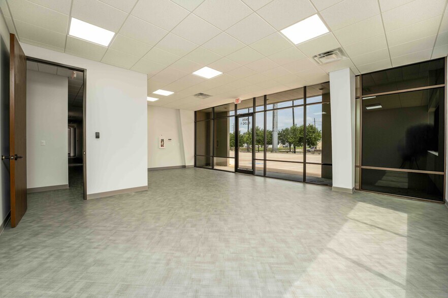More Photos Of 5655 W Sam Houston Pky N, Houston Office For Sale