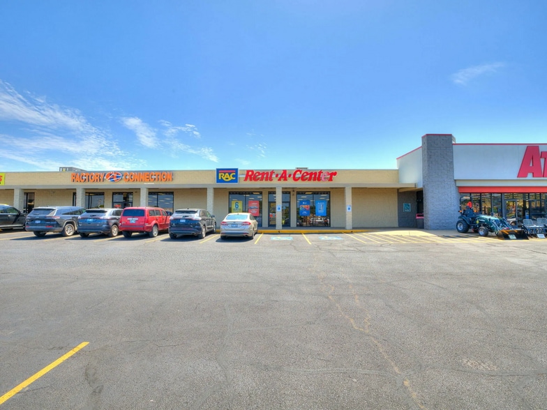More Photos Of 1741-1749 S Muskogee Ave, Tahlequah General Retail For Sale
