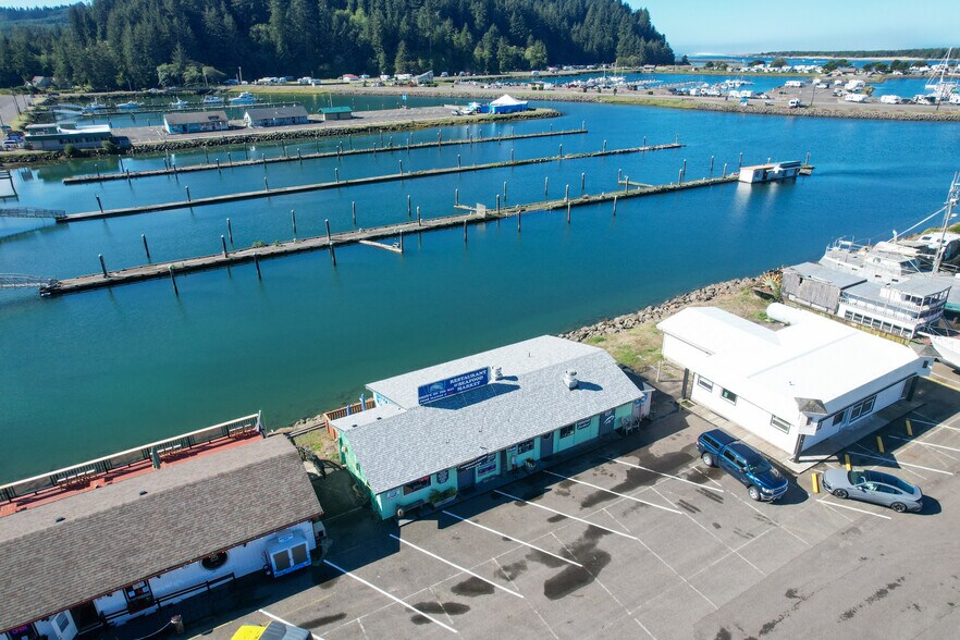 More Photos Of 142 Bay Front Loop, Winchester Bay General Retail For Sale