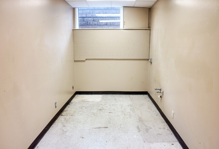 More Photos Of 1800 S Summit Ave, Sioux Falls Office For Lease