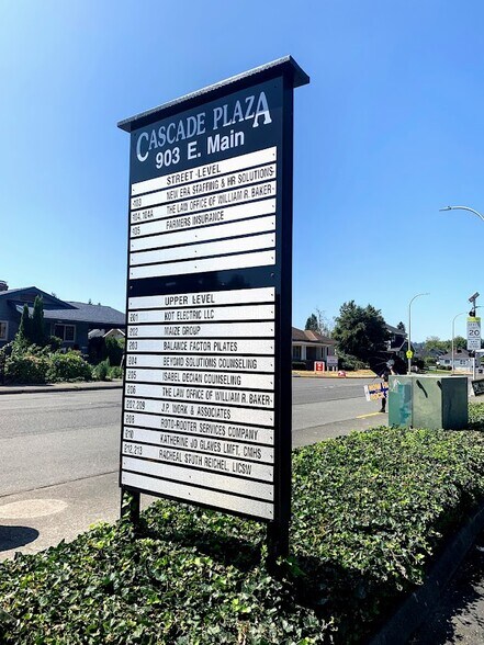 More Photos Of 903 E Main St, Auburn Office For Sale