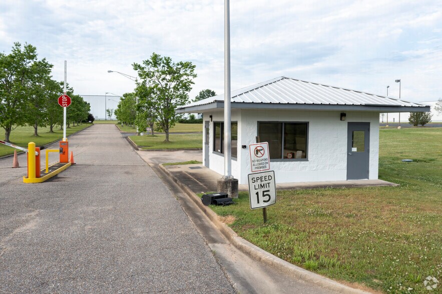 More Photos Of 3145 Elmore Rd, Wetumpka Manufacturing For Lease