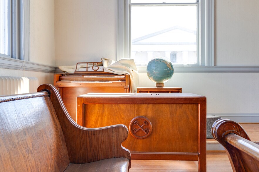 More Photos Of 520 N 25th St, Richmond Lodge Meeting Hall For Sale