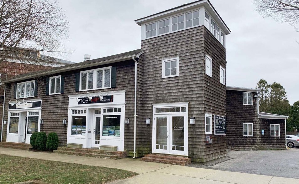 More Photos Of 3 Railroad Ave, East Hampton Storefront Retail Office For Lease