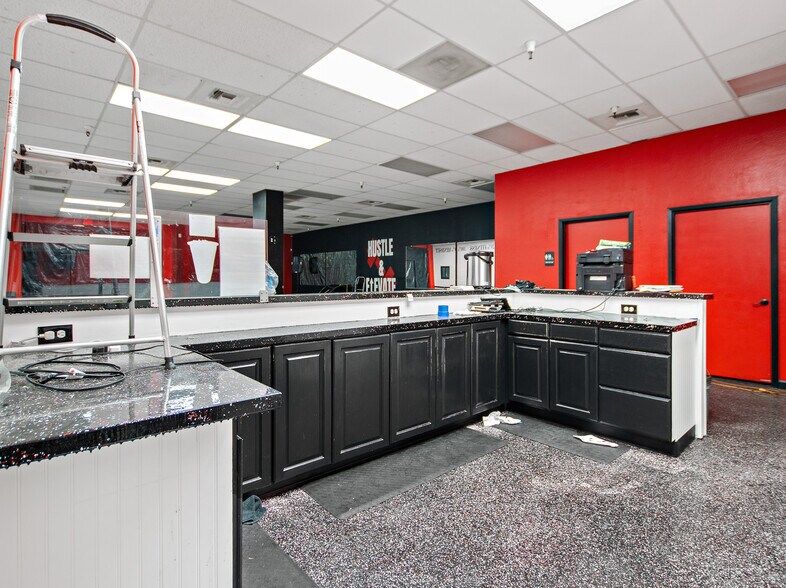 More Photos Of 2111 S Alma School Rd, Mesa General Retail For Lease