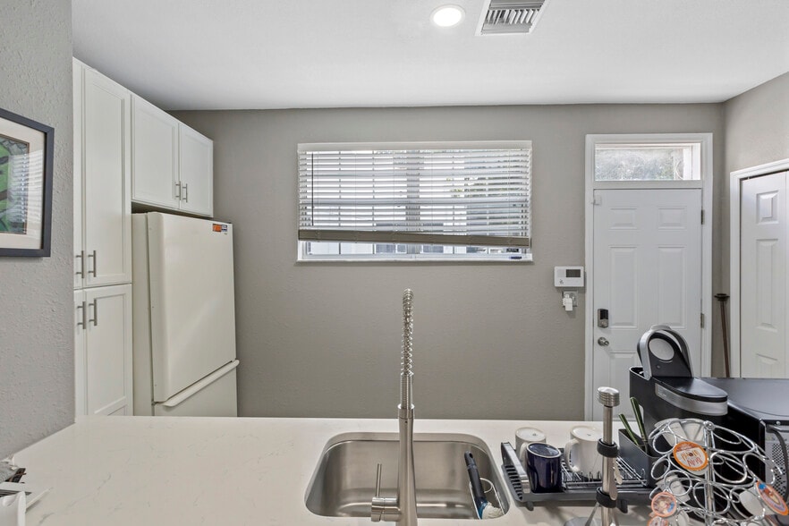 More Photos Of 822 Menendez Ct, Orlando Office Residential For Lease