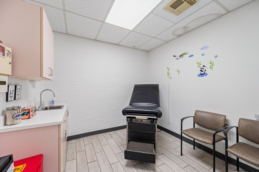 More Photos Of 3339 Fairview St, Pasadena Medical For Lease