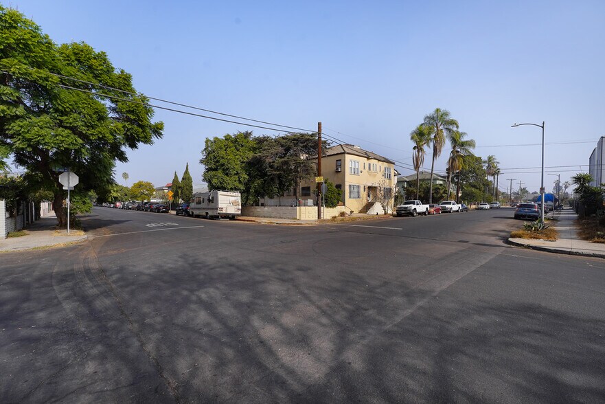 More Photos Of 1519 W 30th St, Los Angeles Apartments For Lease