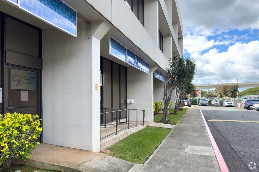 More Photos Of 98-1247 Kaahumanu St, Aiea Medical For Lease