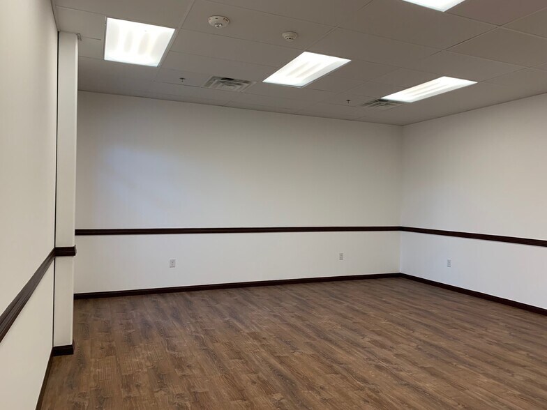 More Photos Of 1901 E Cesar Chavez St, Austin Loft Creative Space For Lease