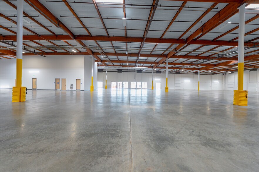 More Photos Of 1300 W Artesia Blvd, Compton Warehouse For Lease
