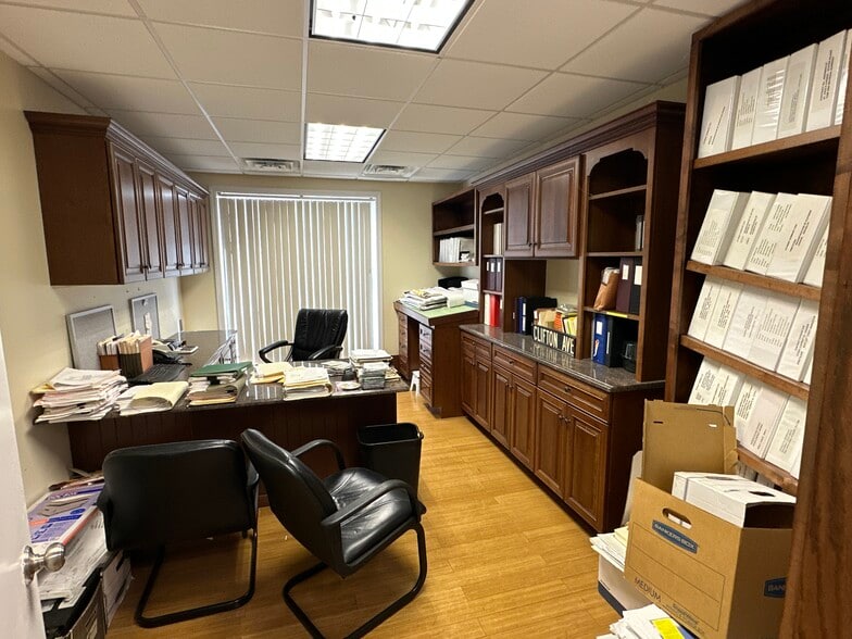 More Photos Of 46-27 54th Rd, Maspeth Industrial For Lease