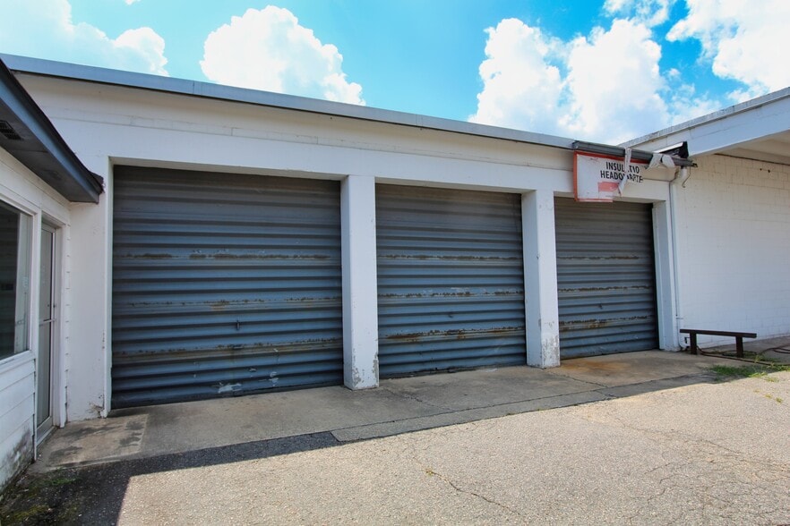 More Photos Of 611-635 E Ashby Rd, Florence General Retail For Sale