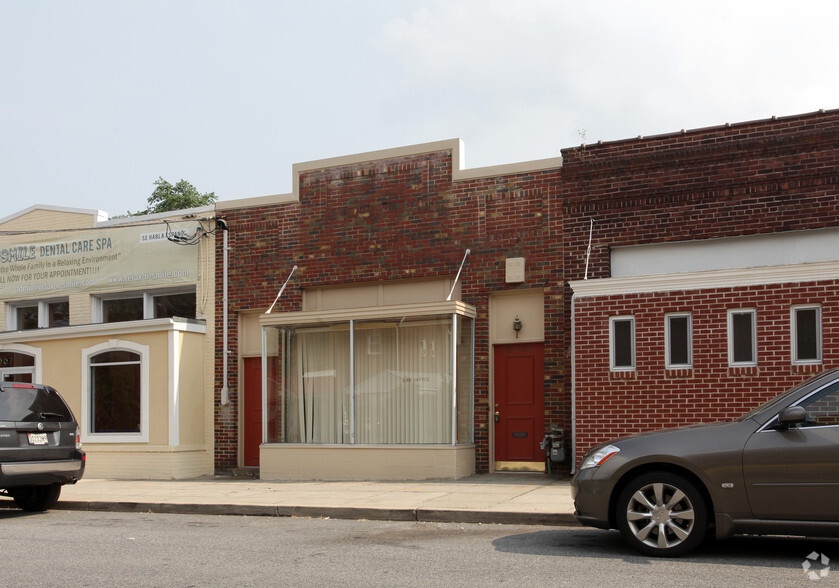 Primary Photo Of 2003-2005 Bunker Hill Rd NE, Washington Storefront For Sale