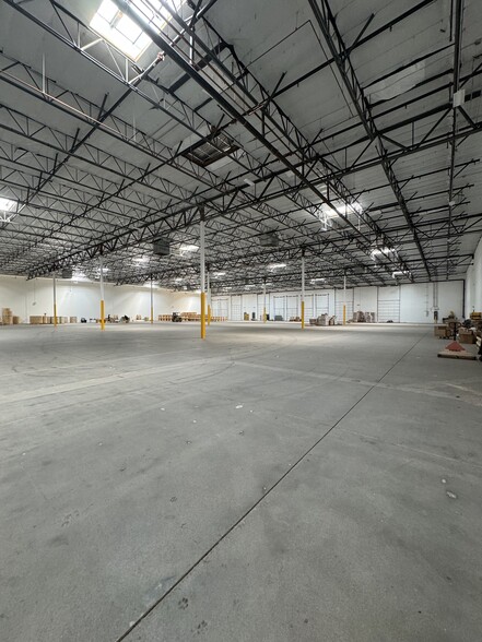 More Photos Of 2115 S 11th Ave, Phoenix Warehouse For Lease