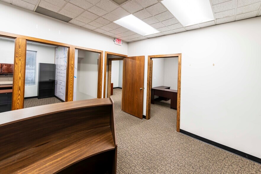 More Photos Of 1119 N 42nd St, Grand Forks Office For Lease