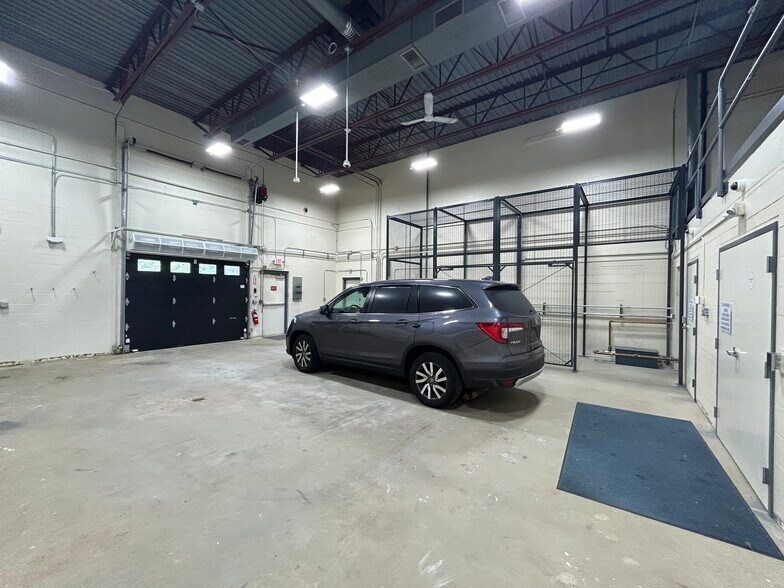 More Photos Of 7 Kane Industrial Dr, Hudson Flex For Lease