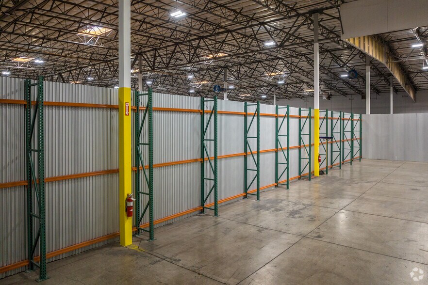 More Photos Of 250 Vista Blvd, Sparks Warehouse For Lease