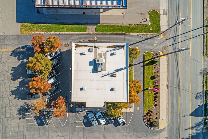 More Photos Of 5513 Highway 2, Priest River Bank For Lease