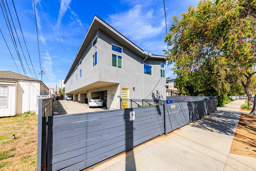 More Photos Of 5743 Case Ave, North Hollywood Apartments For Sale