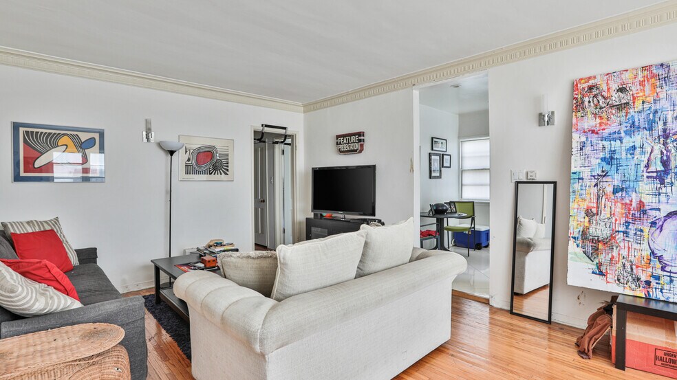 More Photos Of 610 N Spaulding Ave, Los Angeles Apartments For Sale