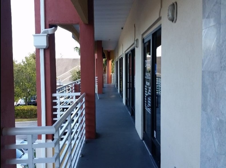 More Photos Of 1000 Palm Coast Pky SW, Palm Coast Office For Lease