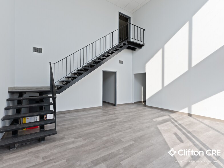 More Photos Of 50 Camptown Rd, Maplewood Warehouse For Lease