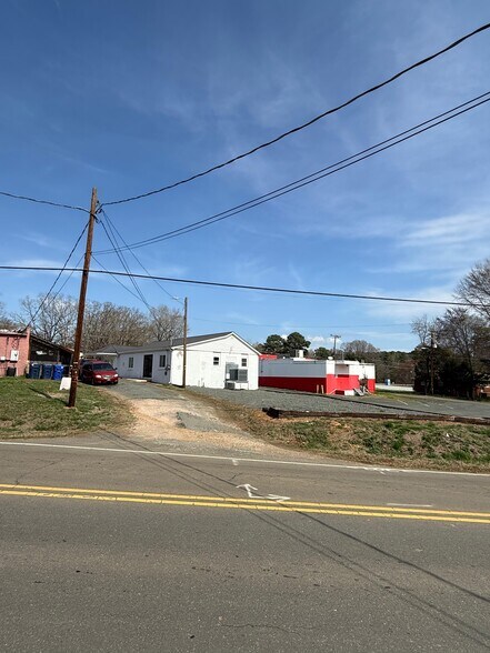 More Photos Of 580 Cornelius St, Hillsborough Freestanding For Sale