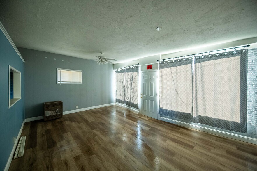 More Photos Of 115 E Walnut St, Lodi Freestanding For Sale