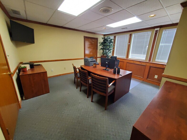 More Photos Of 5780 Holiday Rd, Buford Self Storage For Sale