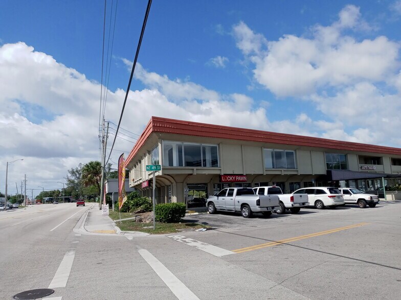 More Photos Of 4861 N Dixie Hwy, Oakland Park Office Residential For Lease