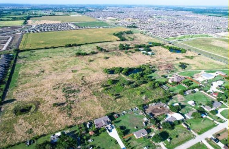 More Photos Of 3810 FM 1385, Aubrey Unknown For Lease