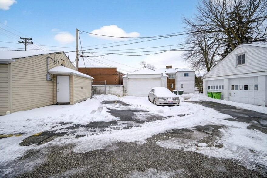 More Photos Of 4226 Mayfield Rd, Cleveland Freestanding For Sale