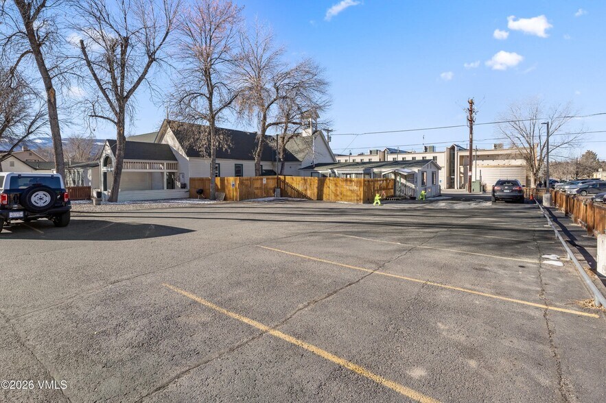 More Photos Of 215 Capitol Street, Eagle Land For Sale