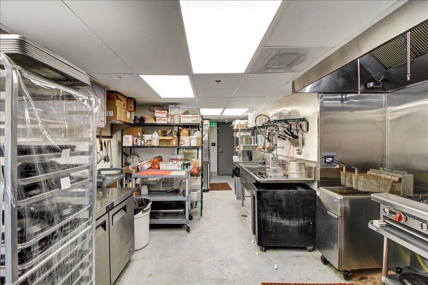 More Photos Of 110 S Fairfax Ave, Los Angeles Office For Lease