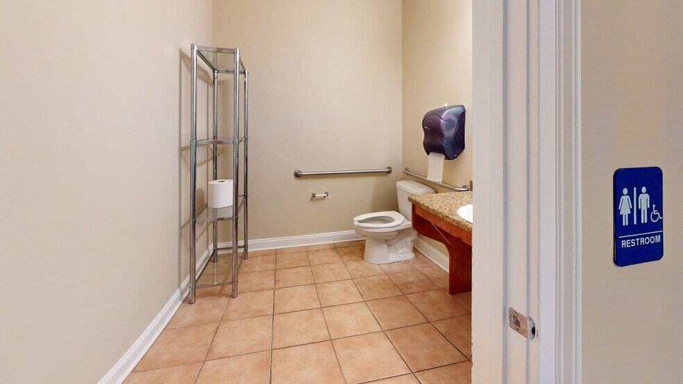 More Photos Of 2795 Main St, Snellville Medical For Lease