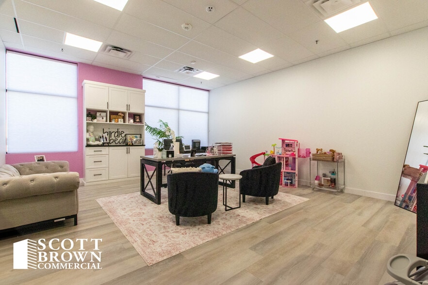 More Photos Of 650 Industry Way, Prosper Showroom For Lease