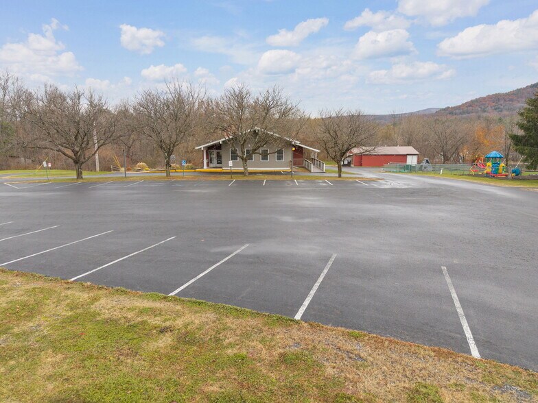 More Photos Of 4956 NY-30, Schoharie Flex For Sale