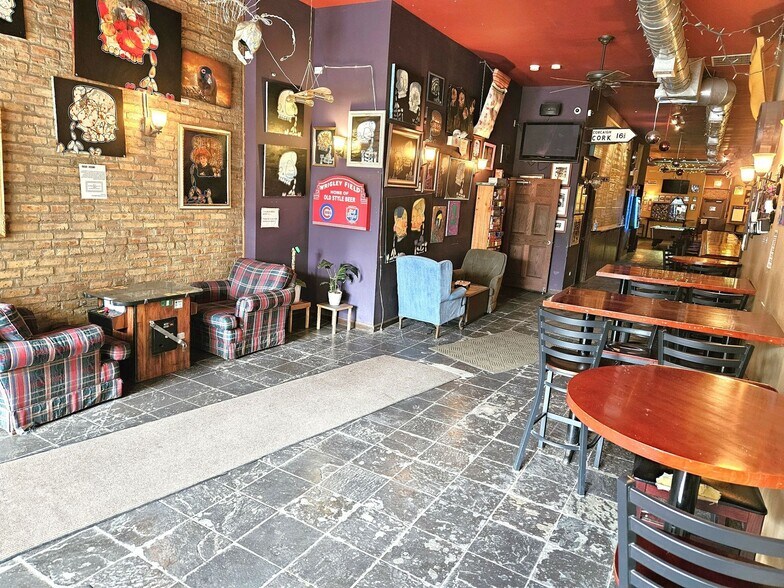 More Photos Of 1822 W Addison St, Chicago Restaurant For Sale