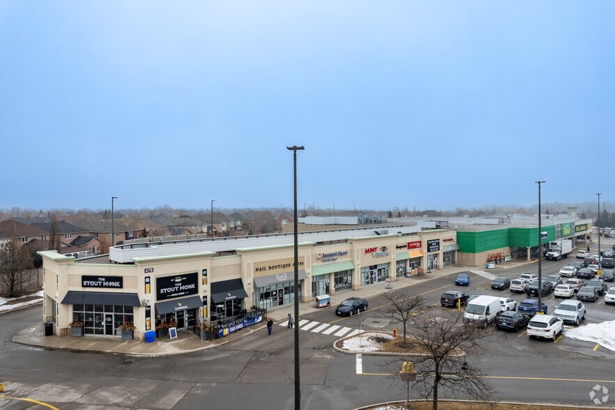 More Photos Of 478-494 Dundas St W, Oakville Unknown For Lease