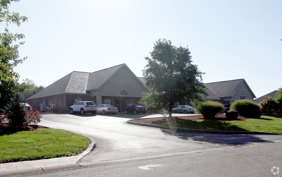 More Photos Of 9755 Randall Dr, Indianapolis Office For Sale