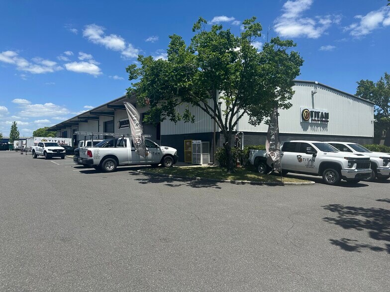 Primary Photo Of 901 Armstrong Blvd, Kissimmee Warehouse For Sale