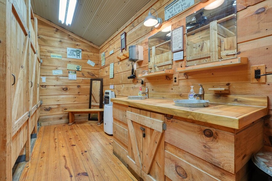 More Photos Of 400 Mulberry Gap Rd, Ellijay Hospitality For Sale
