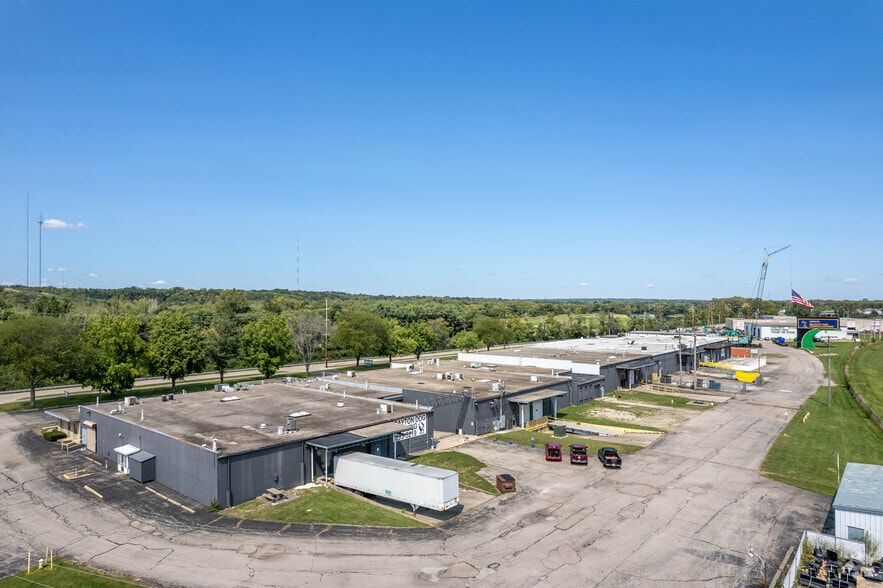 More Photos Of 3024-3046 E River Rd, Moraine Warehouse For Lease