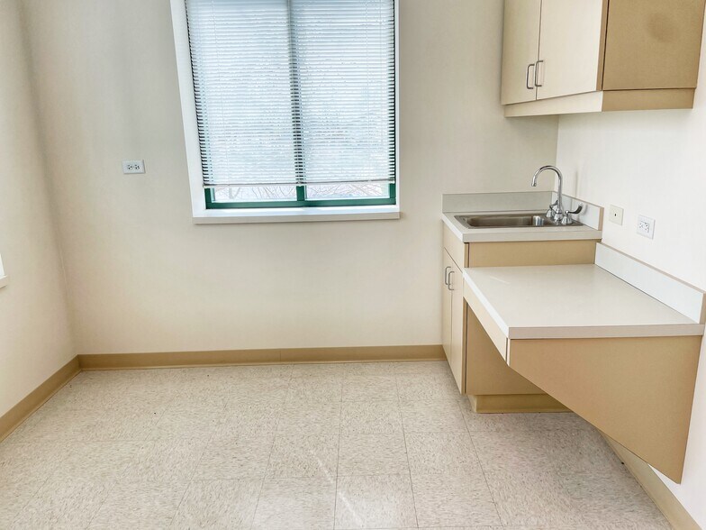 More Photos Of 1170 E Belvidere Rd, Grayslake Medical For Lease